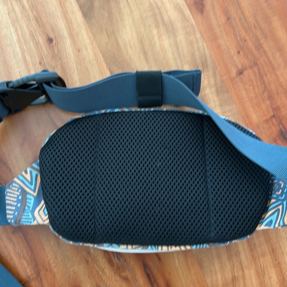 KAVU Geometric ClothBelt Bag Fanny Pack- Blue and Tan - Picture 6 of 7